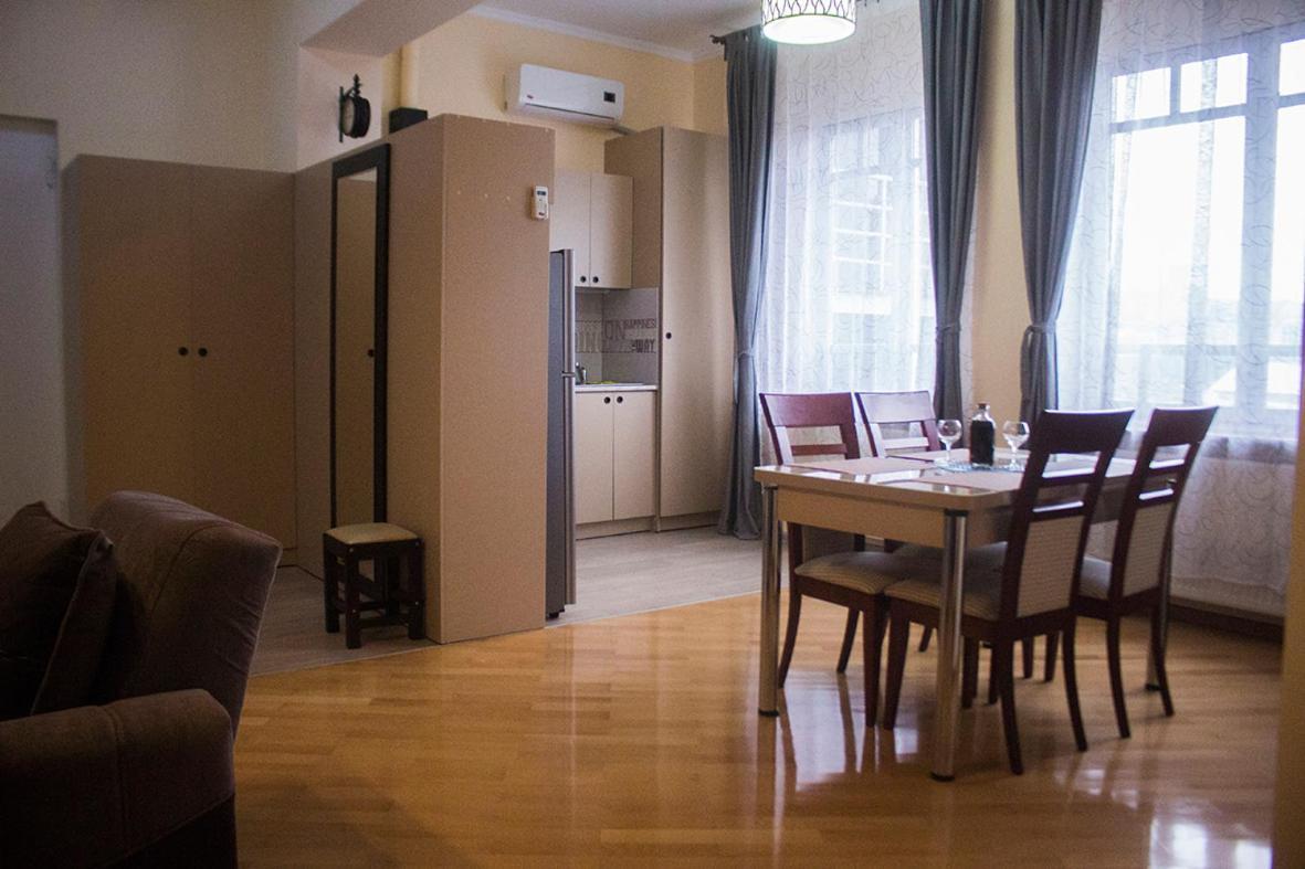 Asterias Apartment Tbilisi Ngoại thất bức ảnh